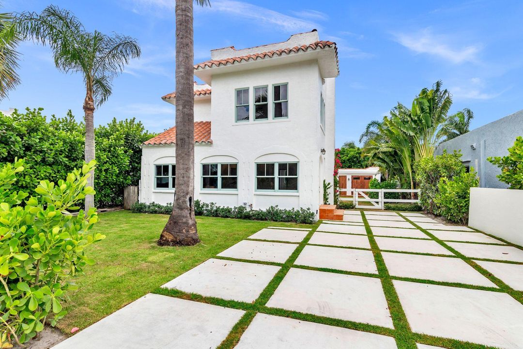 Active With Contract: $2,400,000 (4 beds, 3 baths, 2456 Square Feet)