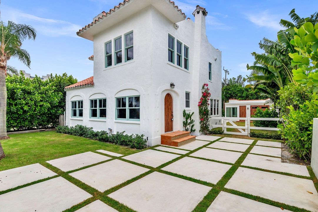 Active With Contract: $2,400,000 (4 beds, 3 baths, 2456 Square Feet)