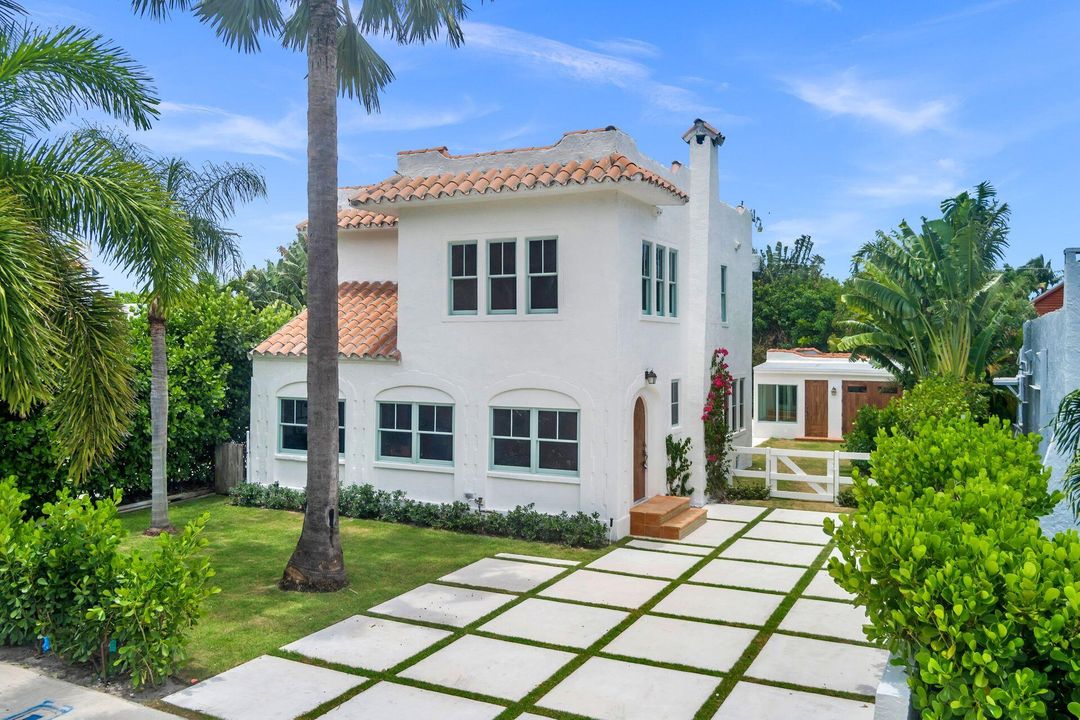 Active With Contract: $2,400,000 (4 beds, 3 baths, 2456 Square Feet)