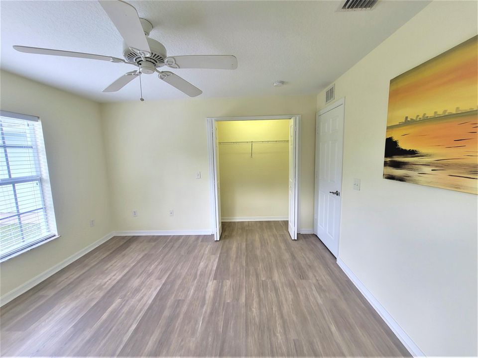 Active With Contract: $1,900 (2 beds, 2 baths, 1154 Square Feet)