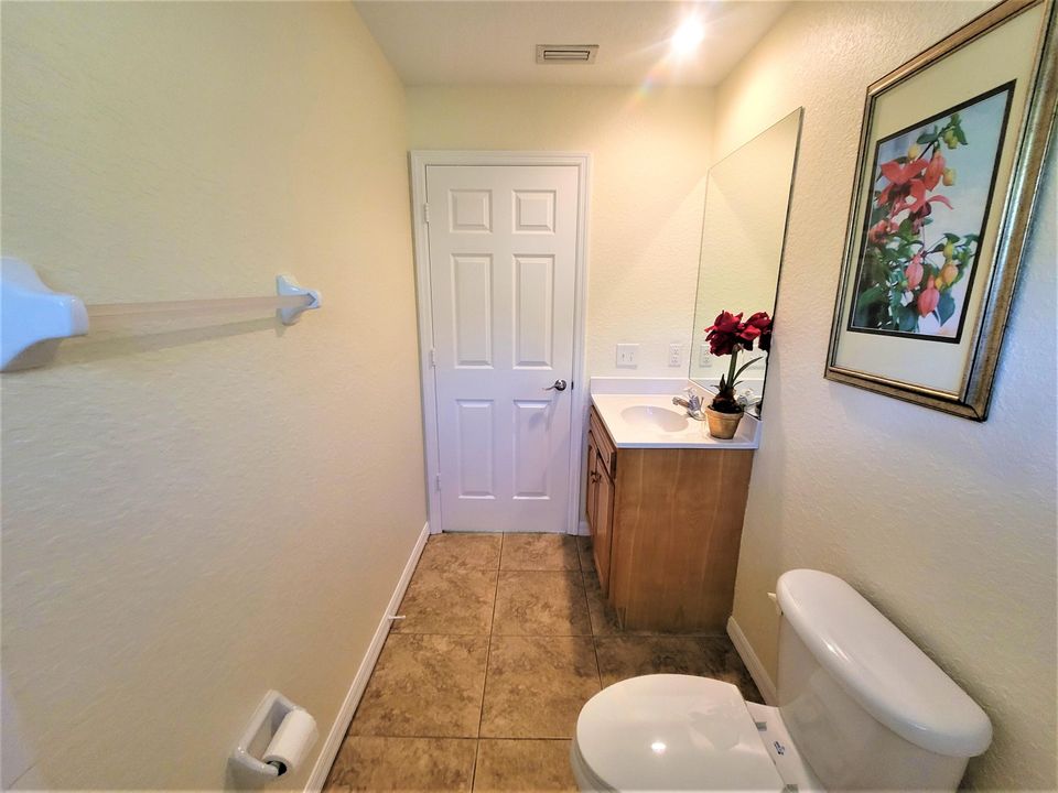 For Rent: $1,900 (2 beds, 2 baths, 2308 Square Feet)