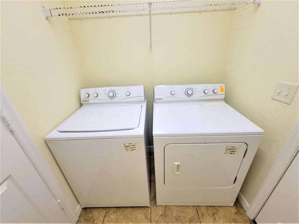 Active With Contract: $1,900 (2 beds, 2 baths, 1154 Square Feet)