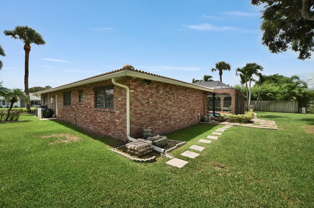 For Sale: $1,250,000 (3 beds, 2 baths, 2204 Square Feet)