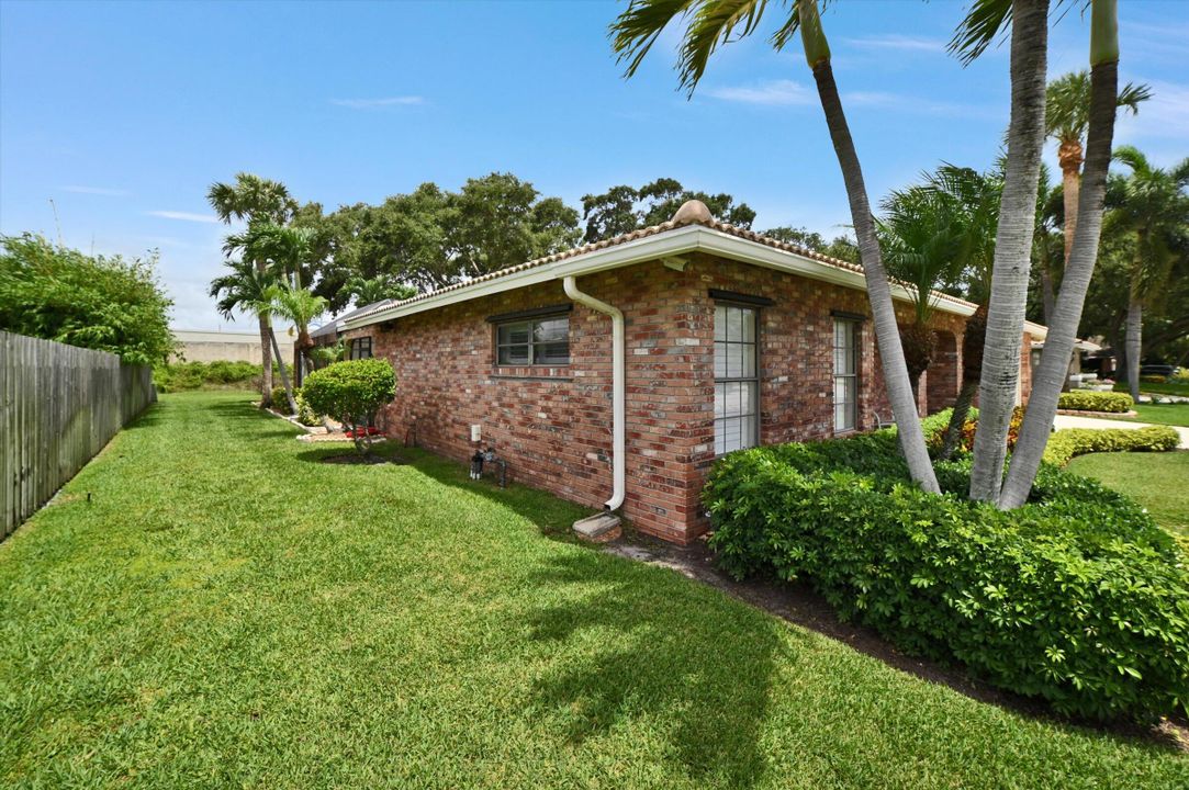 For Sale: $1,250,000 (3 beds, 2 baths, 2204 Square Feet)