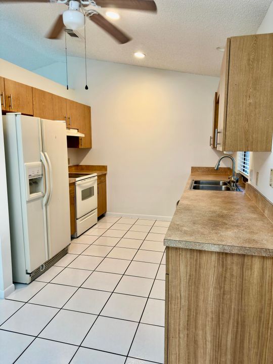 For Rent: $2,395 (3 beds, 2 baths, 1216 Square Feet)