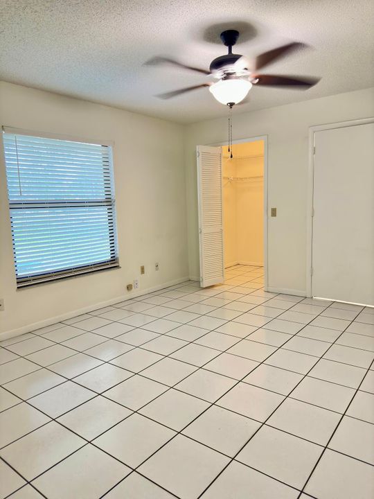 For Rent: $2,395 (3 beds, 2 baths, 1216 Square Feet)