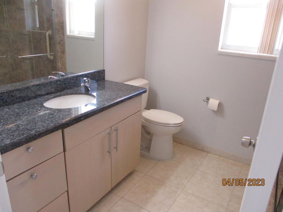 For Rent: $2,500 (3 beds, 2 baths, 1536 Square Feet)