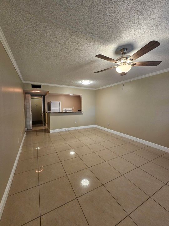 For Rent: $1,950 (2 beds, 2 baths, 1040 Square Feet)