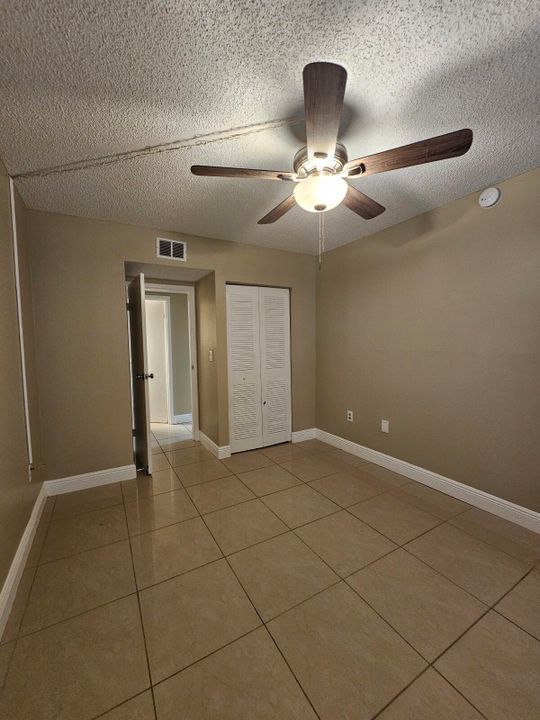 For Rent: $1,950 (2 beds, 2 baths, 1040 Square Feet)