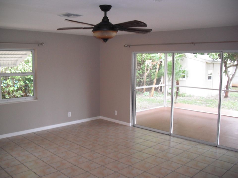 For Rent: $4,200 (3 beds, 2 baths, 1714 Square Feet)