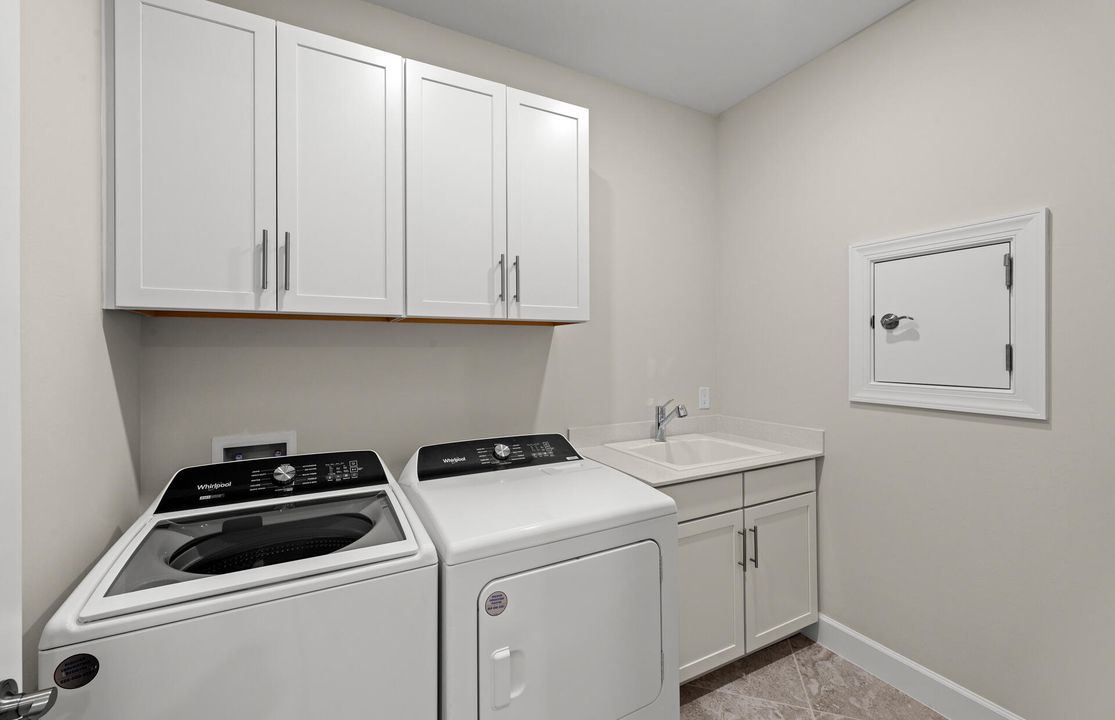 For Sale: $611,892 (2 beds, 2 baths, 1976 Square Feet)