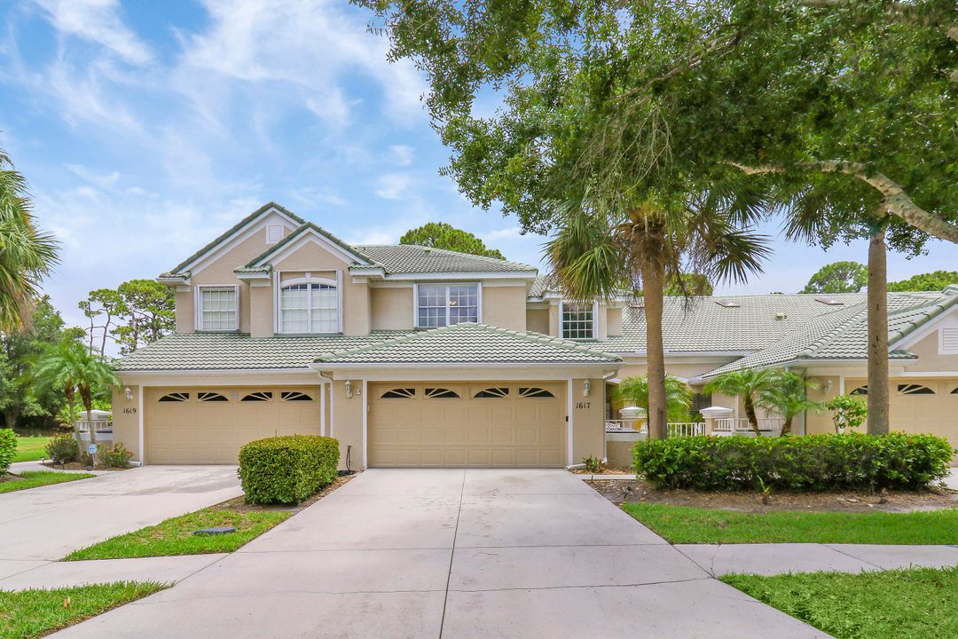 For Sale: $399,900 (3 beds, 2 baths, 2139 Square Feet)