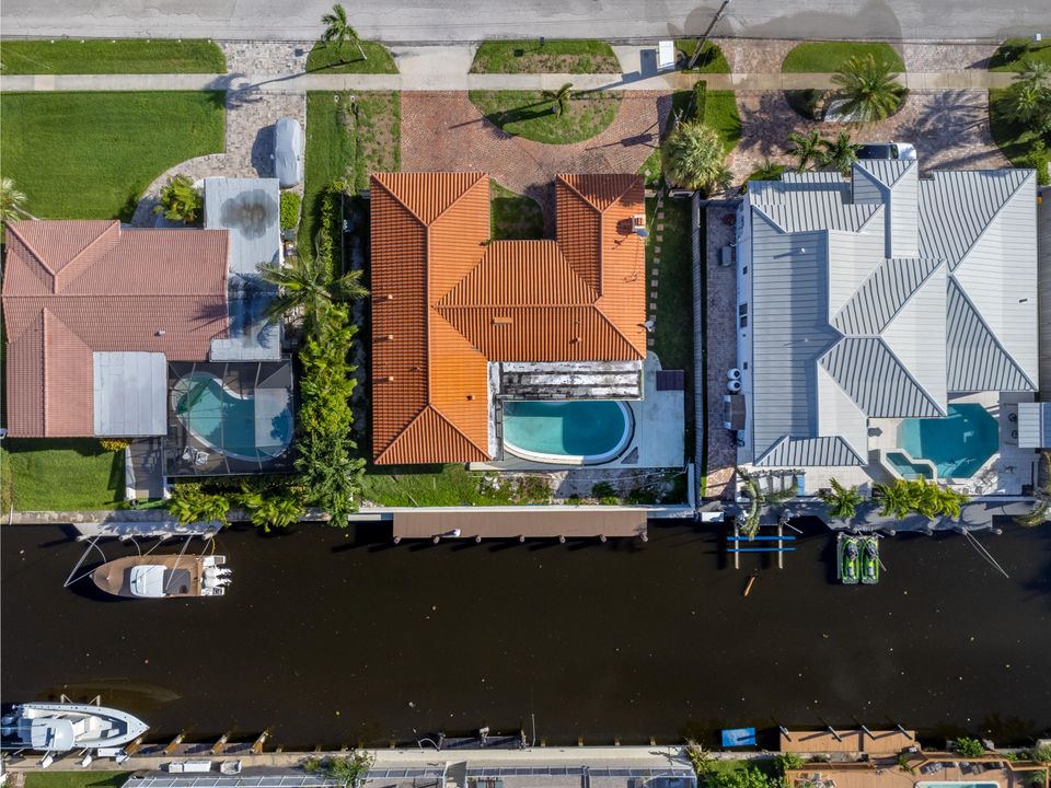 For Sale: $2,199,000 (3 beds, 2 baths, 1616 Square Feet)