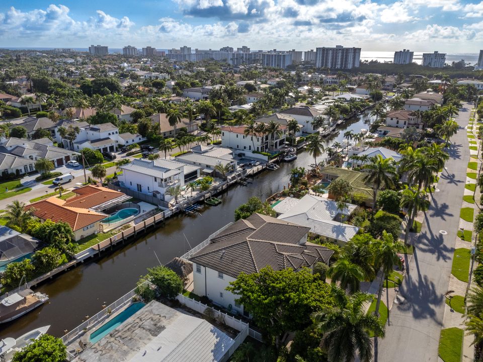 For Sale: $2,199,000 (3 beds, 2 baths, 1616 Square Feet)