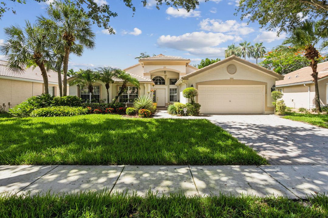 For Sale: $625,000 (3 beds, 2 baths, 2327 Square Feet)