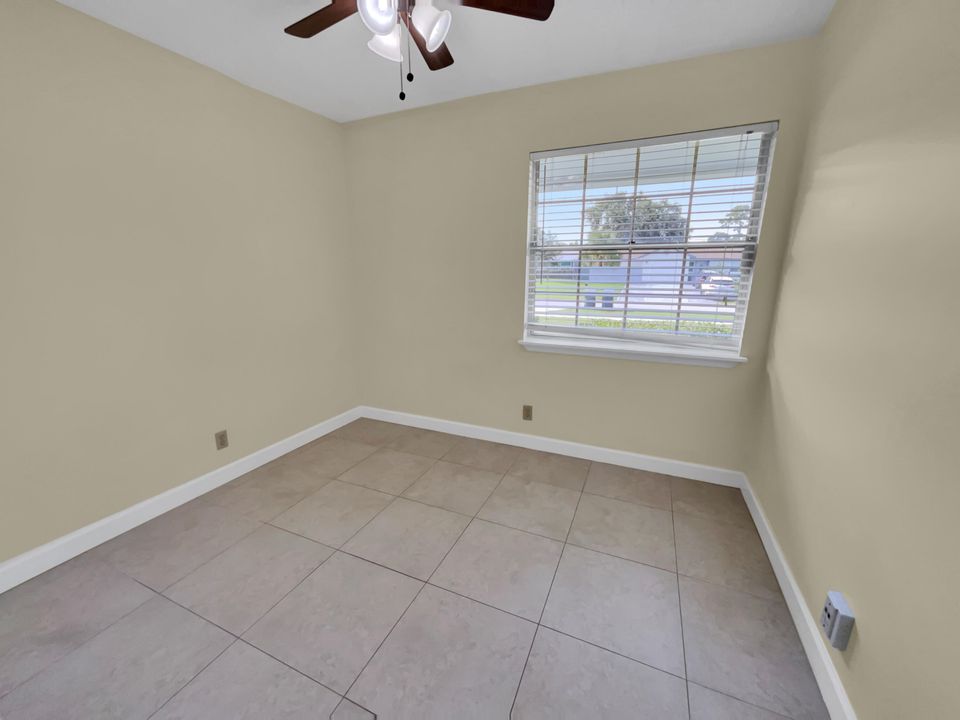 For Sale: $440,000 (4 beds, 2 baths, 1194 Square Feet)