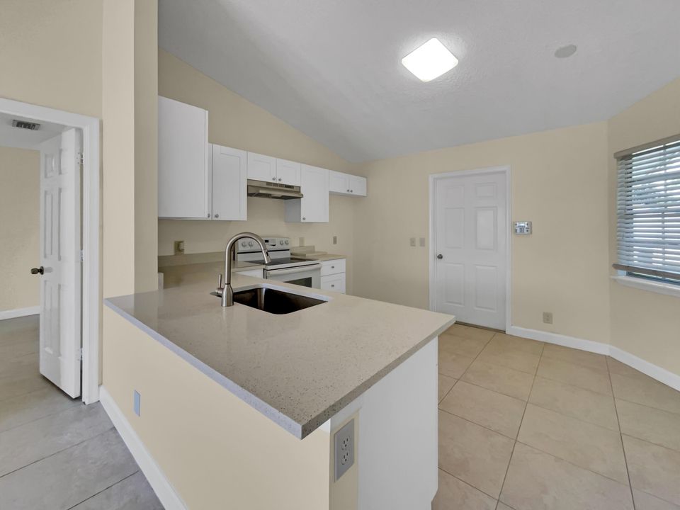 For Sale: $440,000 (4 beds, 2 baths, 1194 Square Feet)