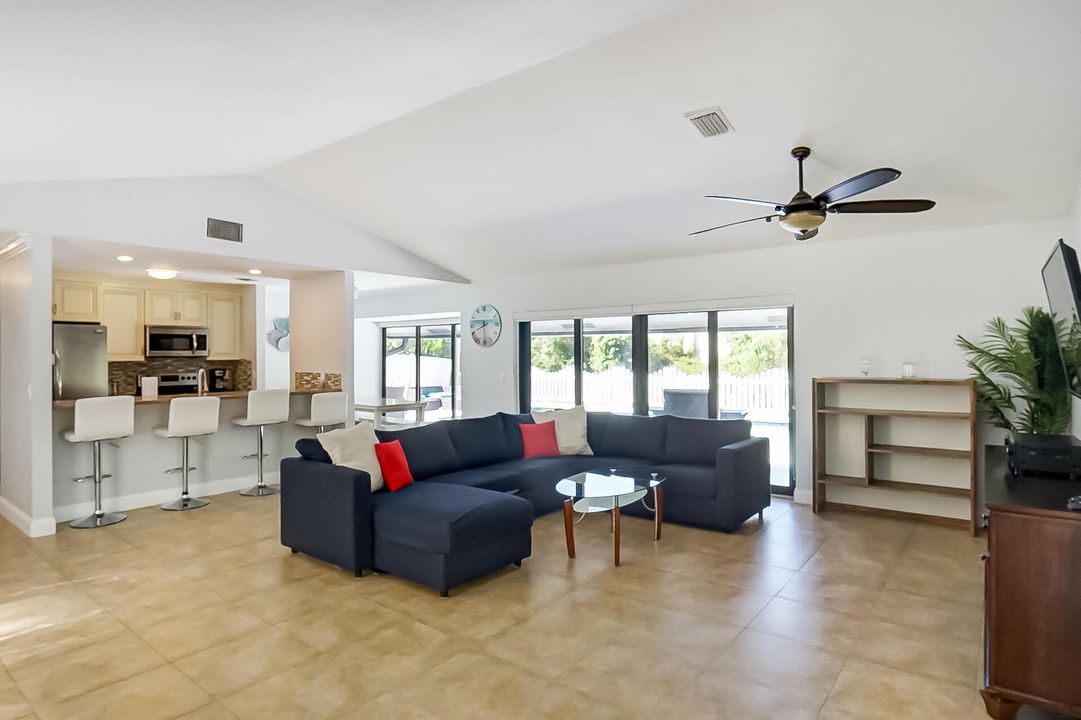 For Sale: $899,900 (3 beds, 2 baths, 1408 Square Feet)