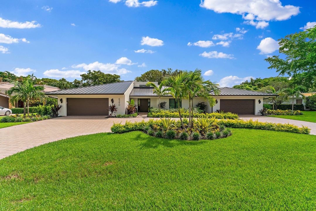 For Sale: $1,400,000 (2 beds, 2 baths, 2609 Square Feet)