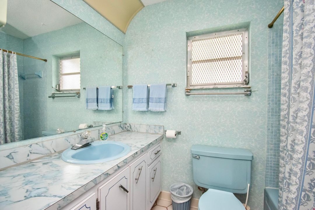 待售: $275,000 (2 贝兹, 2 浴室, 1624 平方英尺)