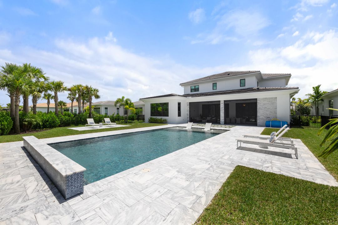 For Sale: $2,850,000 (5 beds, 6 baths, 5322 Square Feet)