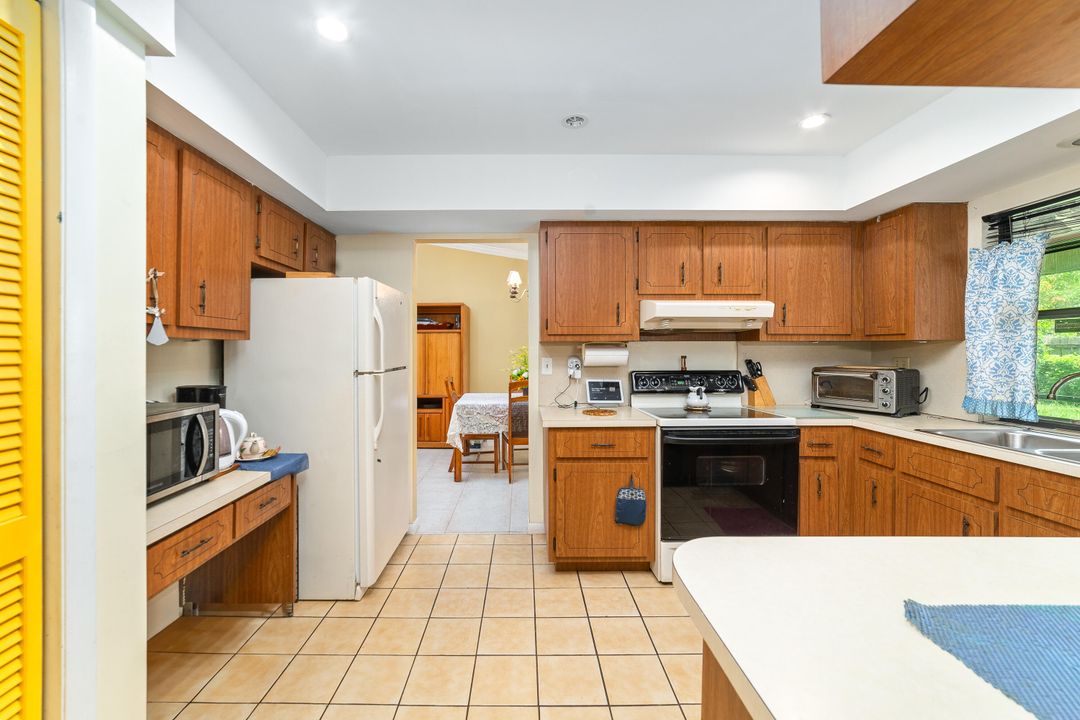 For Sale: $460,500 (3 beds, 2 baths, 1701 Square Feet)