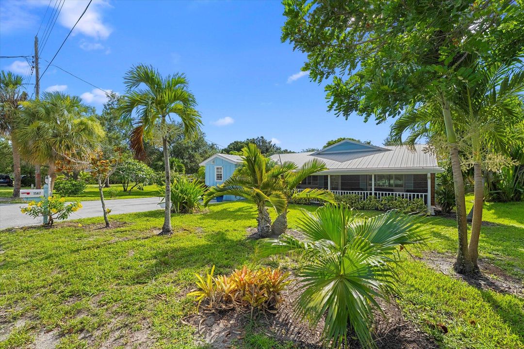 For Sale: $595,000 (3 beds, 2 baths, 1586 Square Feet)