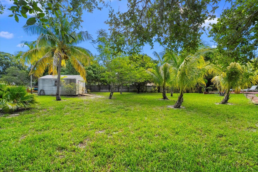 For Sale: $595,000 (3 beds, 2 baths, 1586 Square Feet)