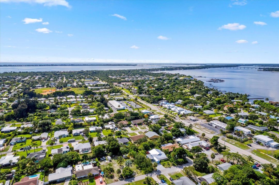 For Sale: $595,000 (3 beds, 2 baths, 1586 Square Feet)