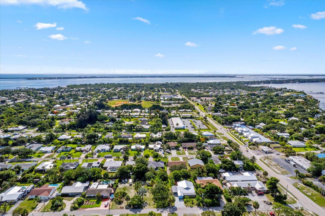 For Sale: $595,000 (3 beds, 2 baths, 1586 Square Feet)