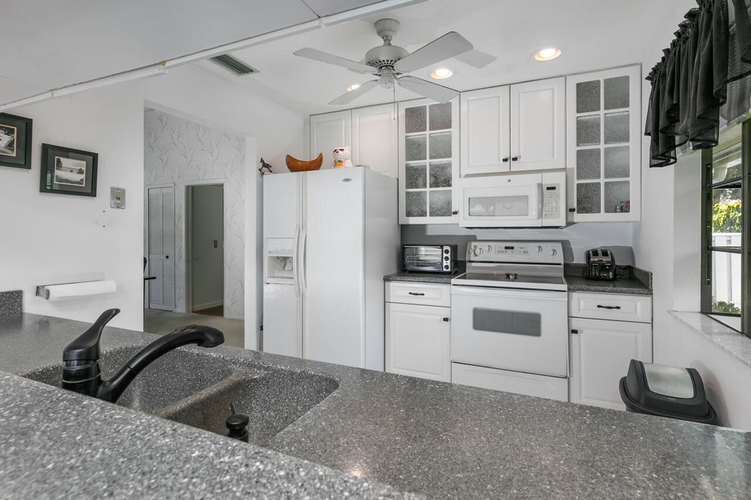 For Sale: $485,000 (2 beds, 2 baths, 2025 Square Feet)
