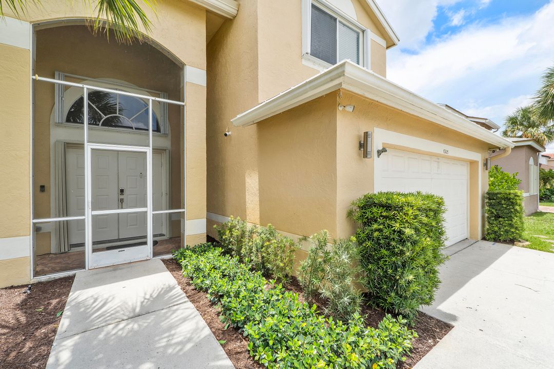 Active With Contract: $4,400 (4 beds, 2 baths, 2128 Square Feet)