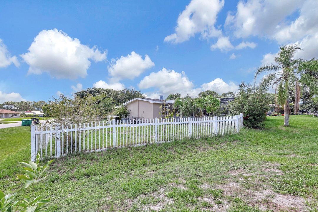 For Sale: $365,000 (3 beds, 2 baths, 1615 Square Feet)