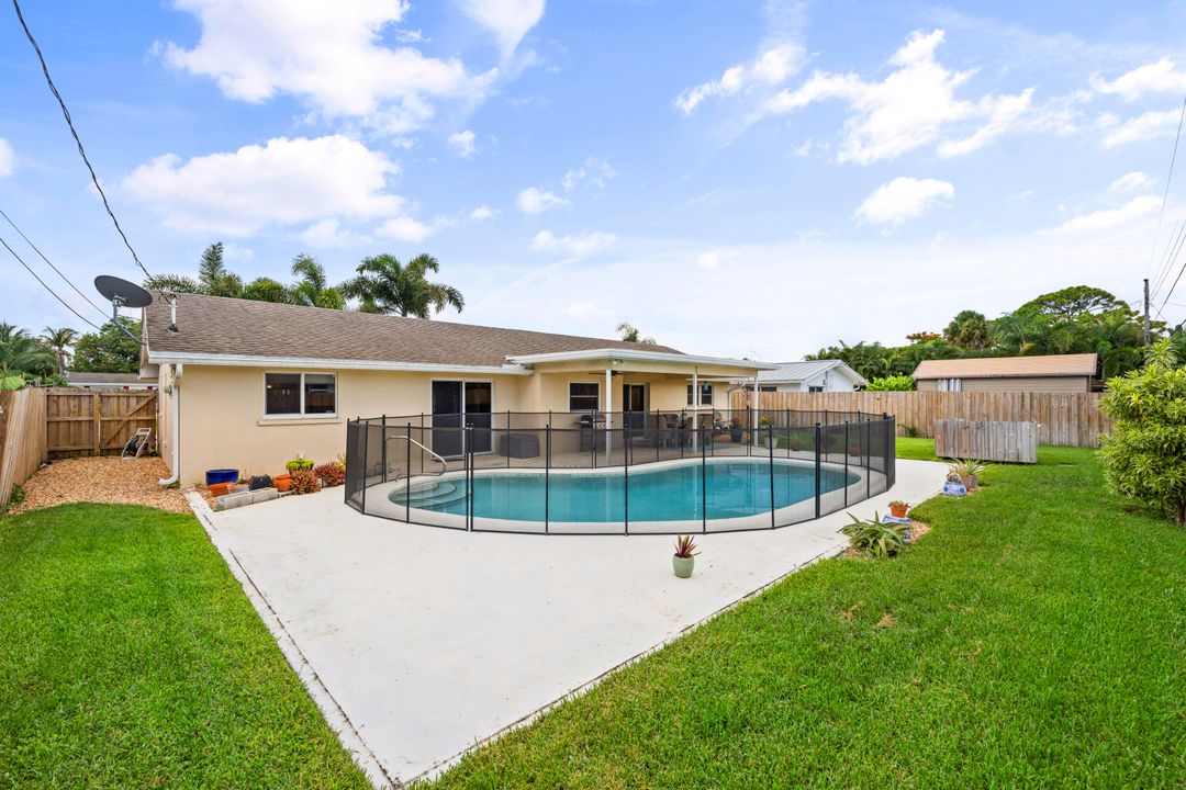 For Sale: $740,000 (3 beds, 2 baths, 1633 Square Feet)