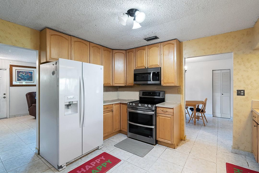 For Sale: $499,900 (3 beds, 2 baths, 1633 Square Feet)