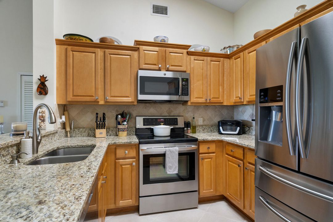 For Sale: $297,500 (3 beds, 2 baths, 1450 Square Feet)