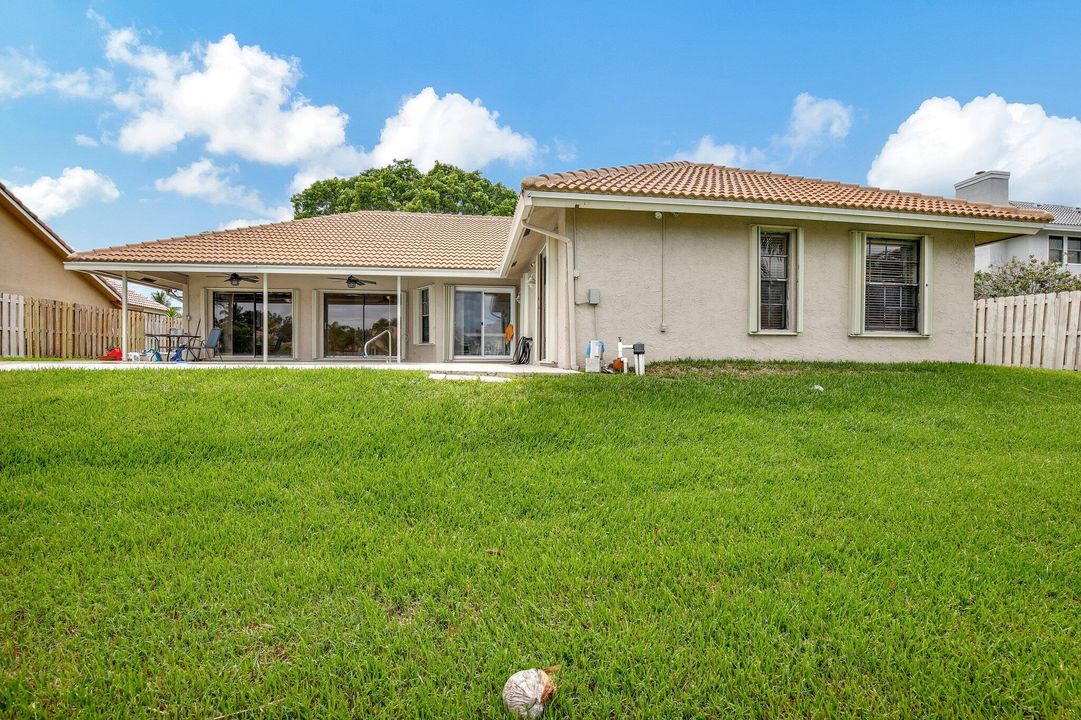 For Sale: $800,000 (4 beds, 2 baths, 2154 Square Feet)