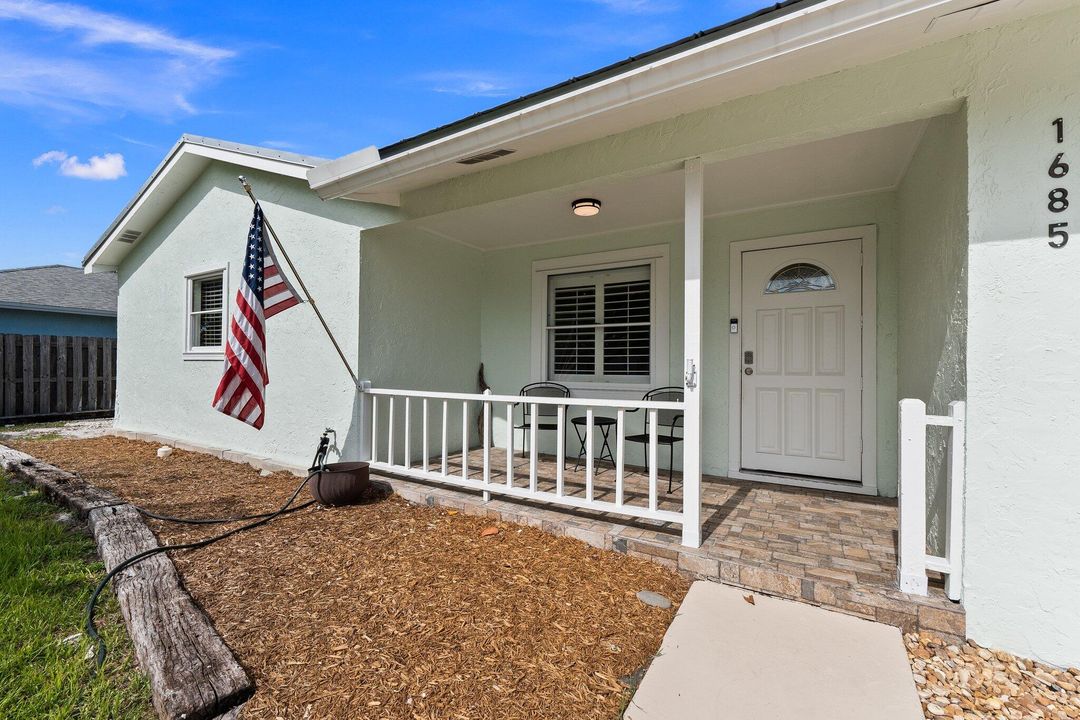 Active With Contract: $399,000 (3 beds, 2 baths, 1548 Square Feet)