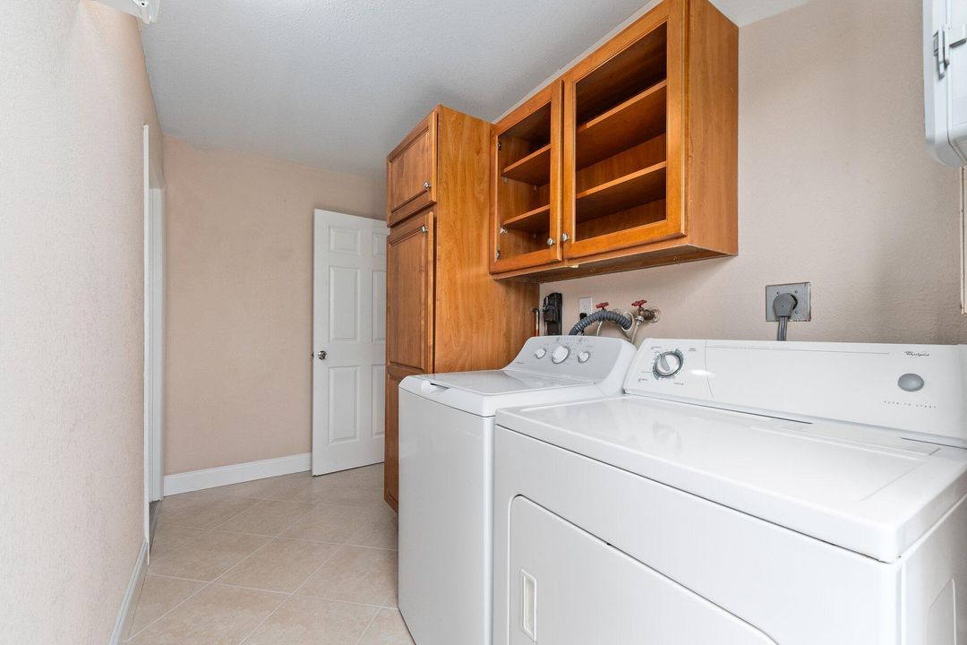 Active With Contract: $399,000 (3 beds, 2 baths, 1548 Square Feet)