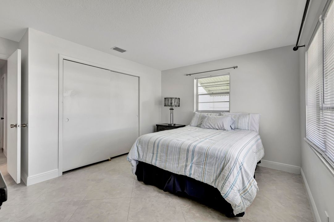 For Sale: $345,000 (2 beds, 2 baths, 1428 Square Feet)