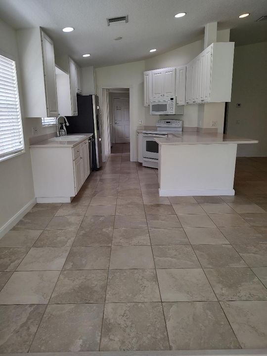 For Rent: $3,000 (2 beds, 2 baths, 1525 Square Feet)