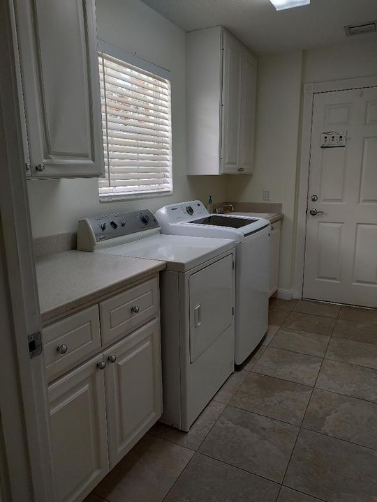For Rent: $3,000 (2 beds, 2 baths, 1525 Square Feet)