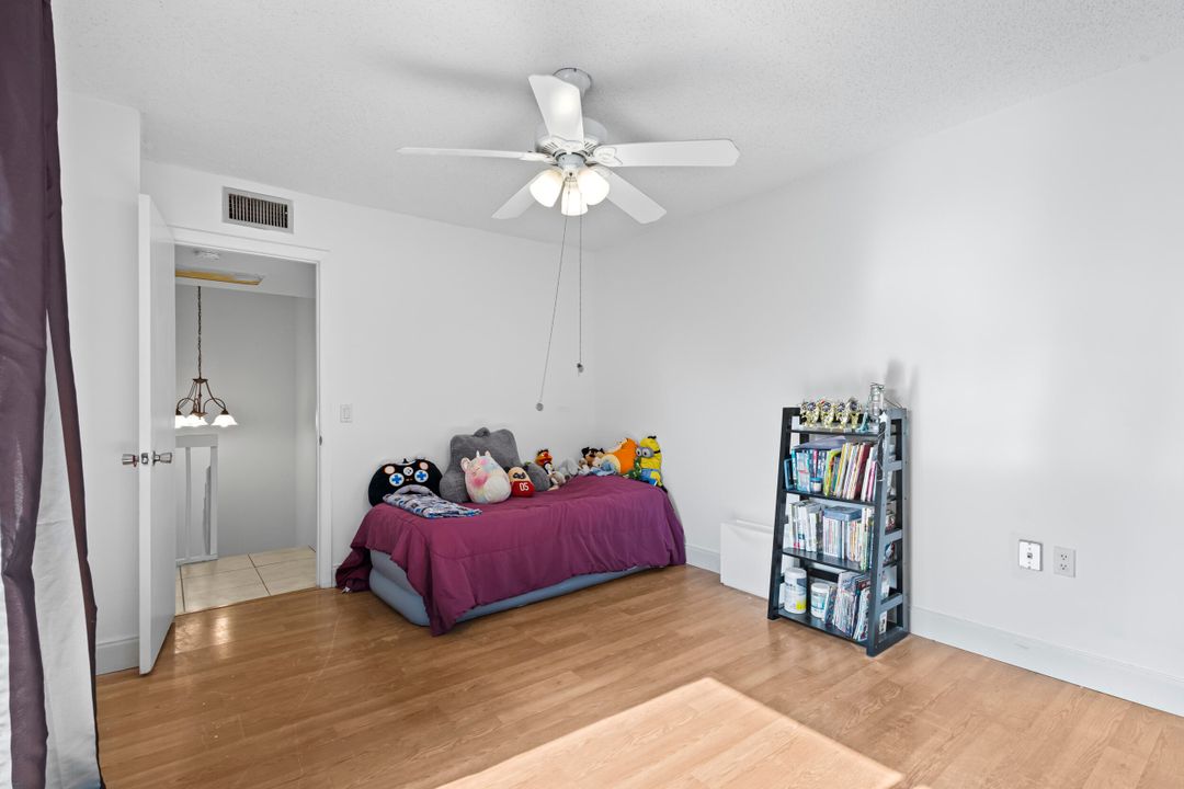 For Sale: $300,000 (3 beds, 2 baths, 1572 Square Feet)