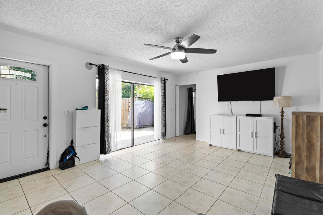 For Sale: $300,000 (3 beds, 2 baths, 1572 Square Feet)