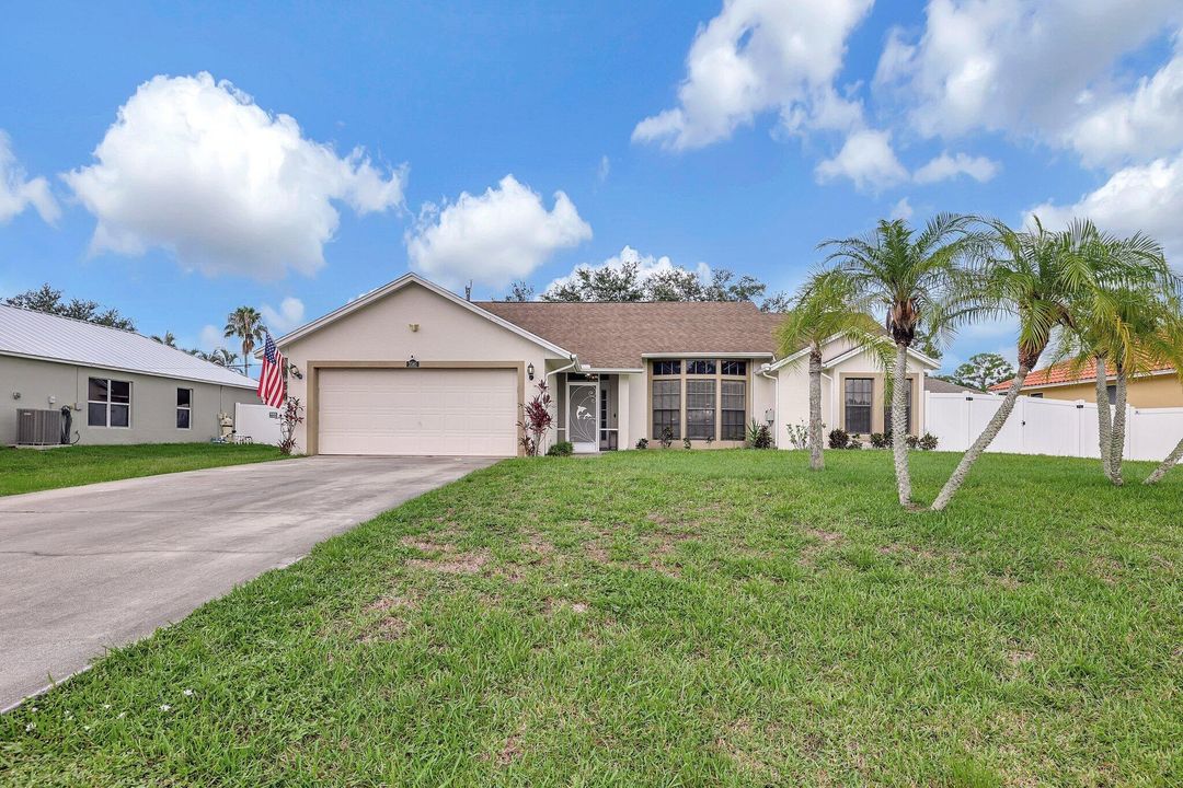 For Sale: $470,000 (3 beds, 2 baths, 1662 Square Feet)