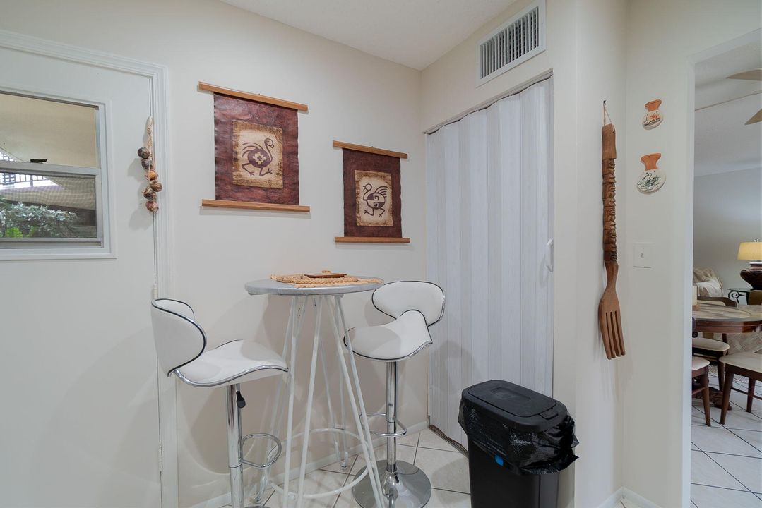 For Rent: $2,000 (1 beds, 1 baths, 780 Square Feet)