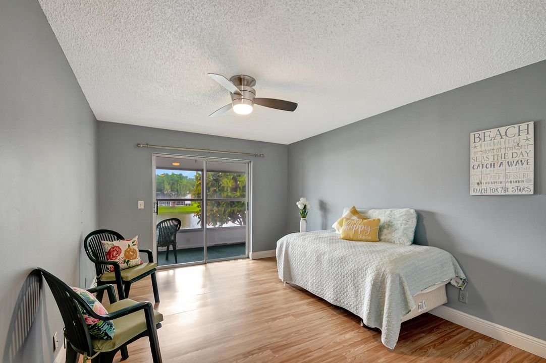 For Sale: $264,000 (2 beds, 2 baths, 1062 Square Feet)
