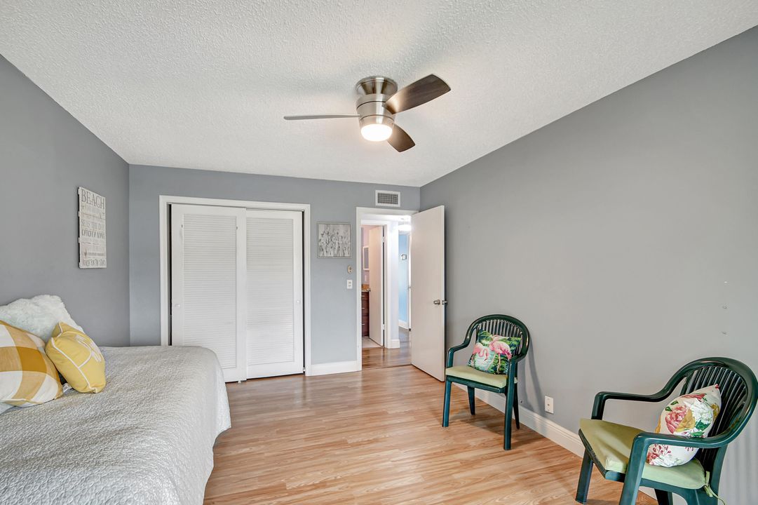 For Sale: $264,000 (2 beds, 2 baths, 1062 Square Feet)