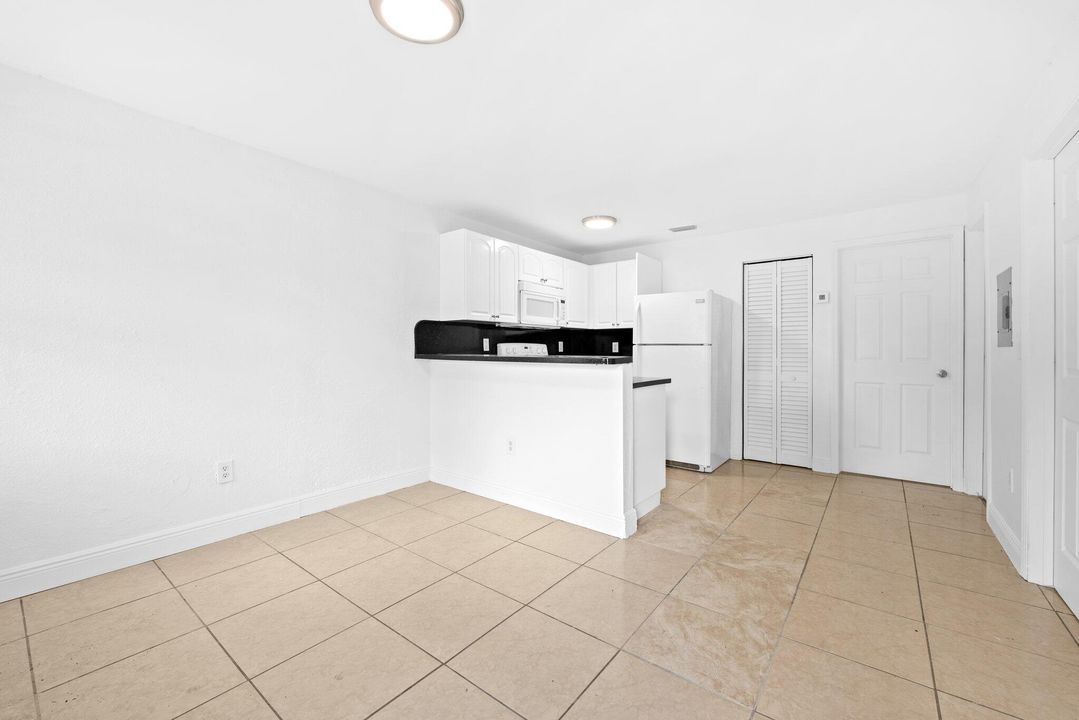 For Sale: $497,000 (3 beds, 2 baths, 1032 Square Feet)