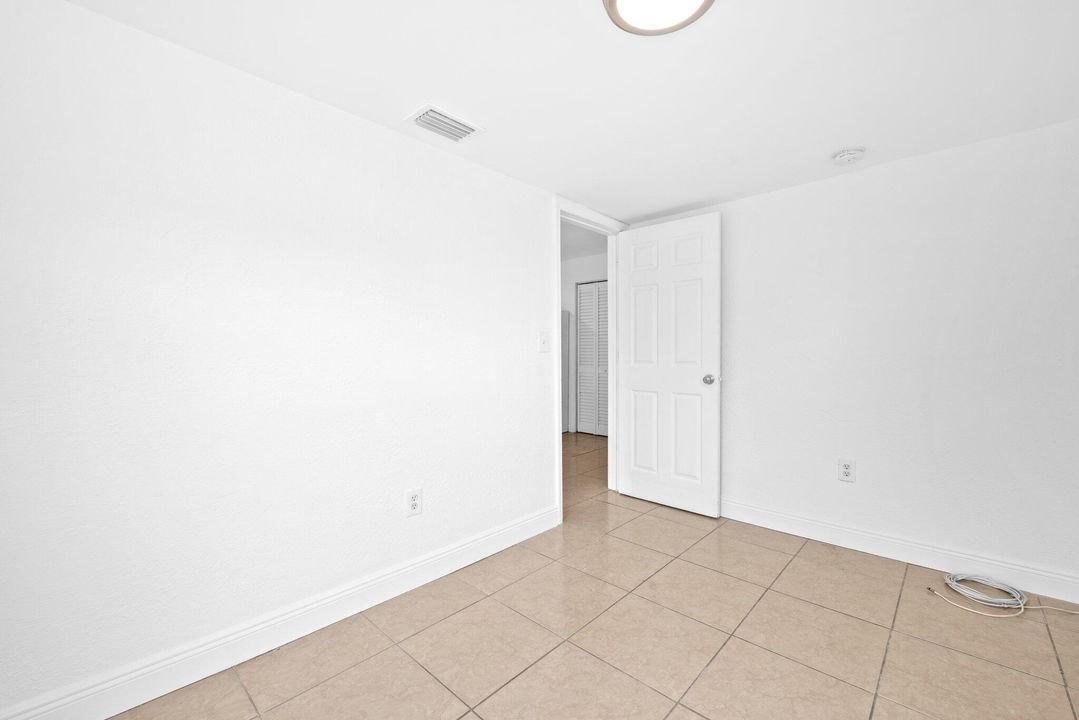 For Sale: $497,000 (3 beds, 2 baths, 1032 Square Feet)